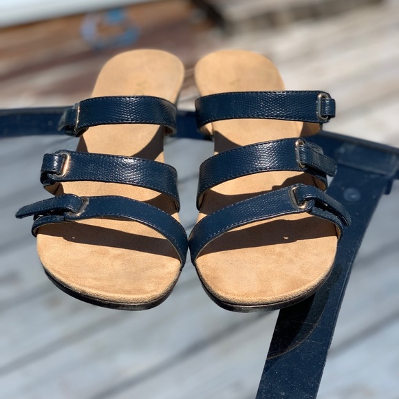 Vionic Sandals - Picture 3 of 4